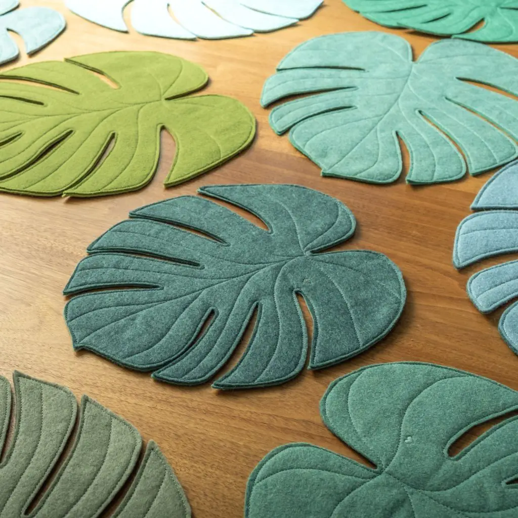 Monstera leaf placemats